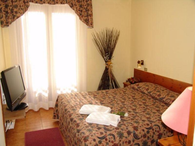Hotel Sciatori Сестриере Екстериор снимка